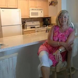 Meet your Posher, Lynn